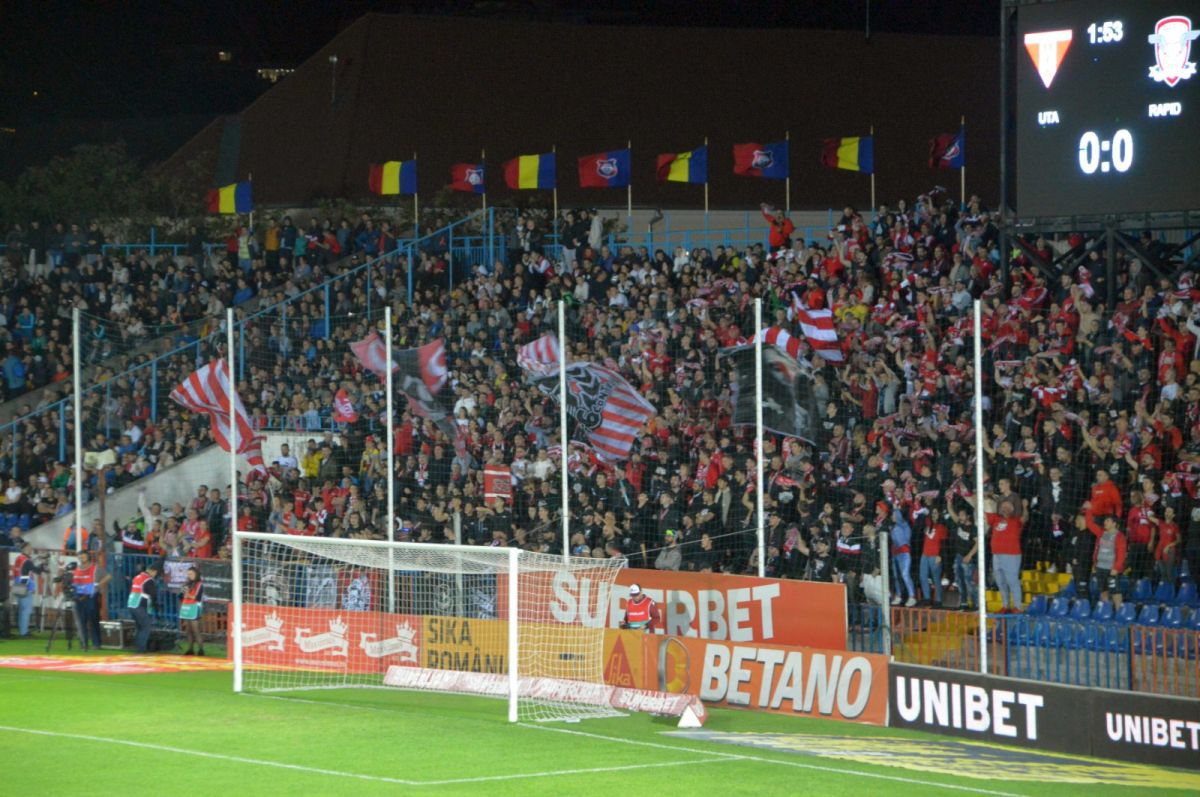 Atmosferă de Liga 1, stadion de Liga 3 » Imagini inedite de la UTA - Rapid: „paza” comenta meciul! 