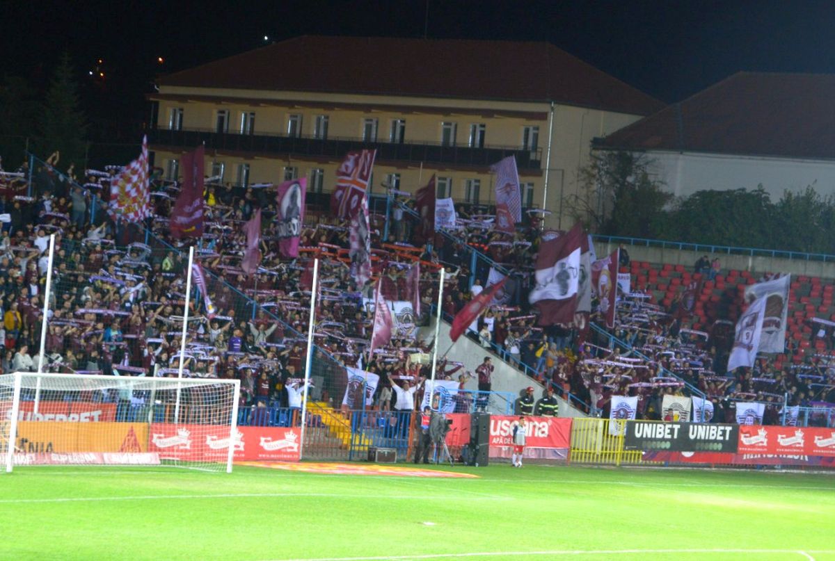 Atmosferă de Liga 1, stadion de Liga 3 » Imagini inedite de la UTA - Rapid: „paza” comenta meciul! 