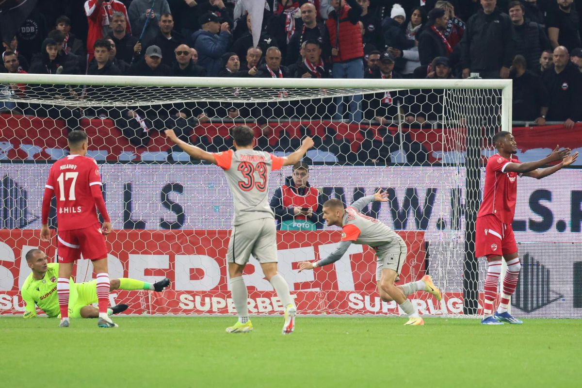 Dinamo - FCSB, derby de România în etapa a 13-a din Superligă // FOTO: Ionuț Iordache & Cristi Preda (GSP)