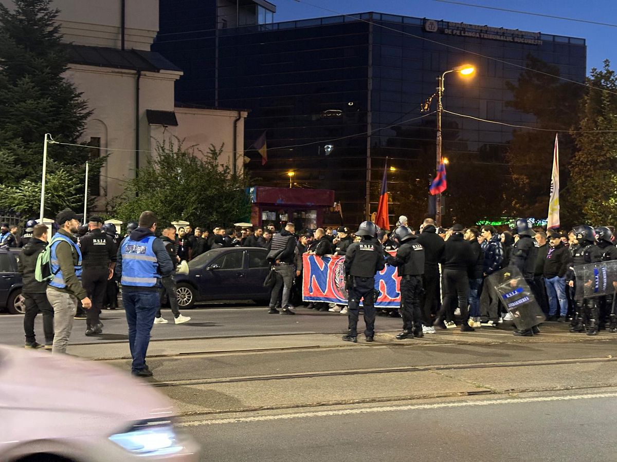 Alertă maximă în Capitală: galeria FCSB în „corteo”, dinamoviștii și-au dat întâlnire la mall