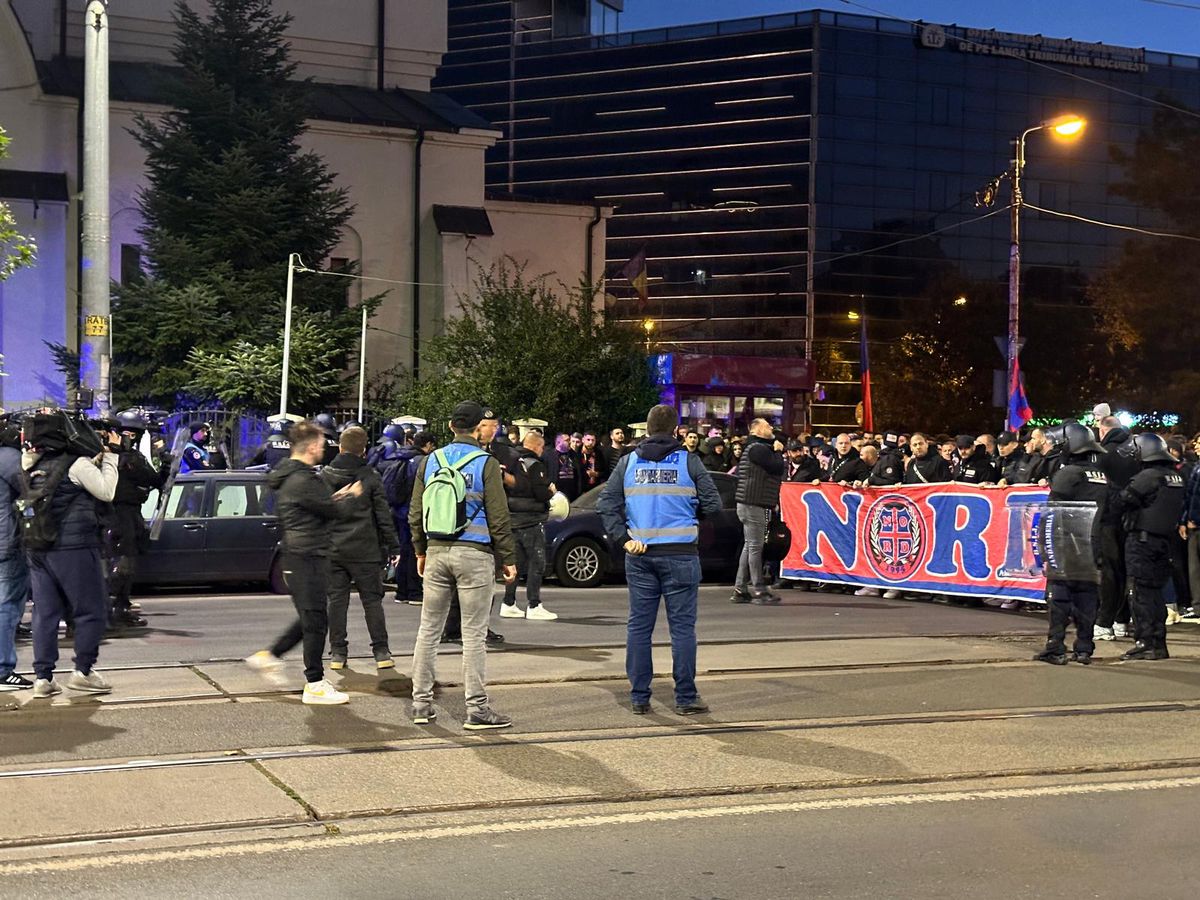 Alertă maximă în Capitală: galeria FCSB în „corteo”, dinamoviștii și-au dat întâlnire la mall