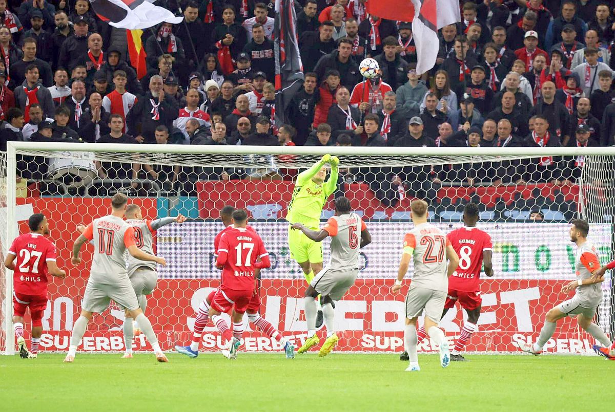 Peste 45.000 de spectatori la Dinamo - FCSB, record cu „câinii” gazde! Alb-roșiii sunt acum PRIMII ca asistență