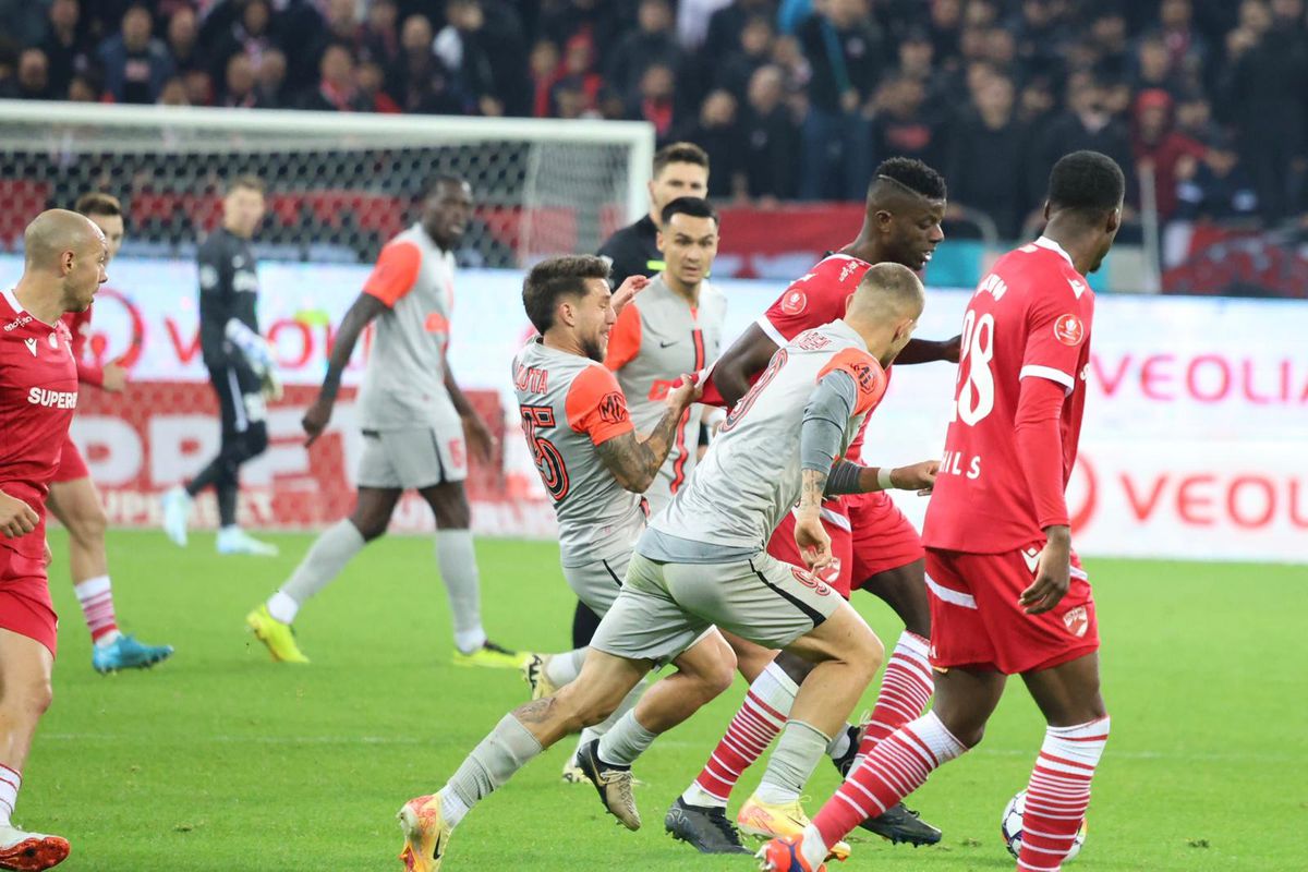 Dinamo - FCSB, derby de România în etapa a 13-a din Superligă // FOTO: Ionuț Iordache & Cristi Preda (GSP)