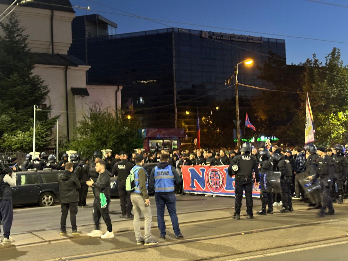 Alertă maximă în Capitală: galeria FCSB în „corteo”, dinamoviștii și-au dat întâlnire la mall