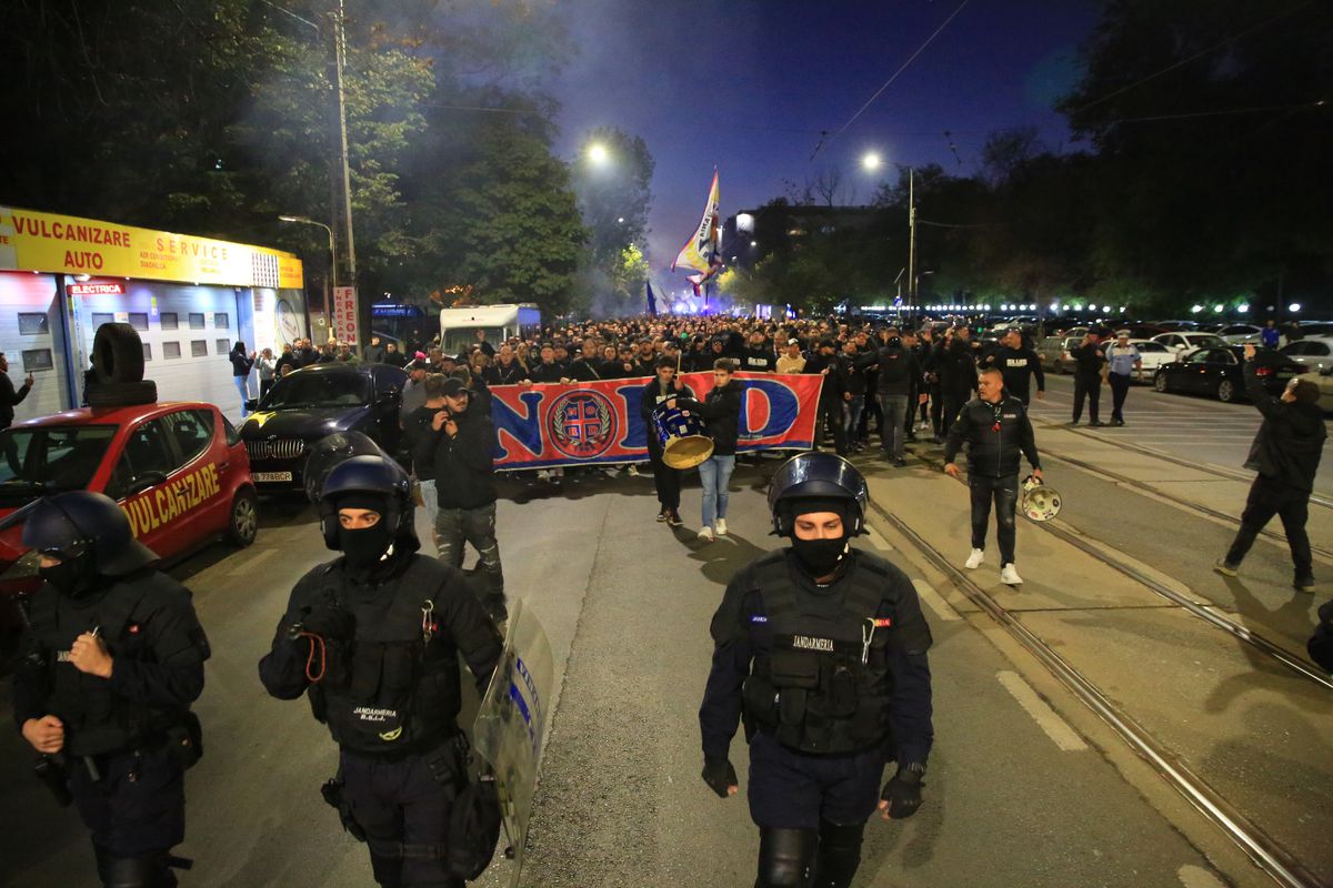 Corteo FCSB, imagini surprinse de Ionuț Iordache în drumul spre Arena Națională