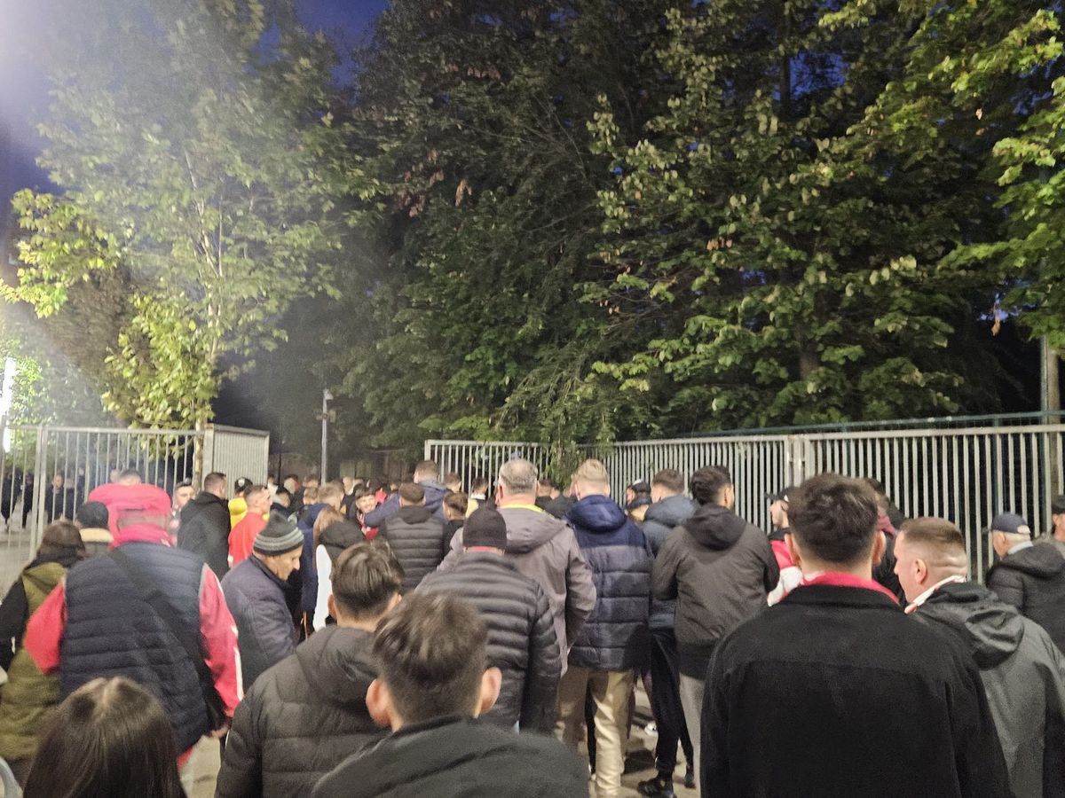 Alertă maximă în Capitală: galeria FCSB în „corteo”, dinamoviștii și-au dat întâlnire la mall