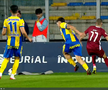 Moment uluitor în Petrolul - CFR Cluj! A avut o criză de nervi și aproape i-a distrus laptopul unui fotograf