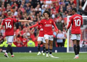 Scandal în Premier League! Fostul jucător de la Manchester United, anchetat de Poliție după ce ar fi scuipat fanii adverși