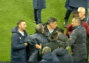Scandal după Petrolul - CFR! Neagoe și Mandorlini s-au îmbrâncit pe gazon, arbitrii au intervenit imediat