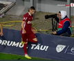 Moment uluitor în Petrolul - CFR Cluj! A avut o criză de nervi și aproape i-a distrus laptopul unui fotograf