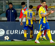 Moment uluitor în Petrolul - CFR Cluj! A avut o criză de nervi și aproape i-a distrus laptopul unui fotograf