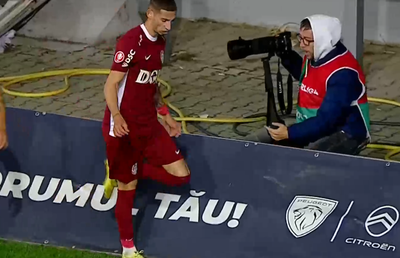 Moment uluitor în Petrolul - CFR Cluj! A avut o criză de nervi și aproape i-a distrus laptopul unui fotograf