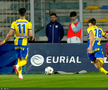 Moment uluitor în Petrolul - CFR Cluj! A avut o criză de nervi și aproape i-a distrus laptopul unui fotograf