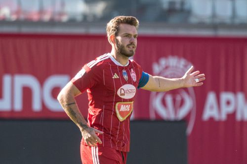 Fundașul dorit de Dinamo, liber de contract din vară, revine în lotul echipei