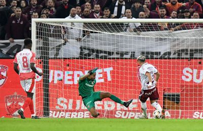 Așa i-a dat Rapid șah-mat lui Dinamo! Cîrjan și Armstrong, „hipnotizați” pe Arena Națională