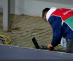 Moment uluitor în Petrolul - CFR Cluj! A avut o criză de nervi și aproape i-a distrus laptopul unui fotograf