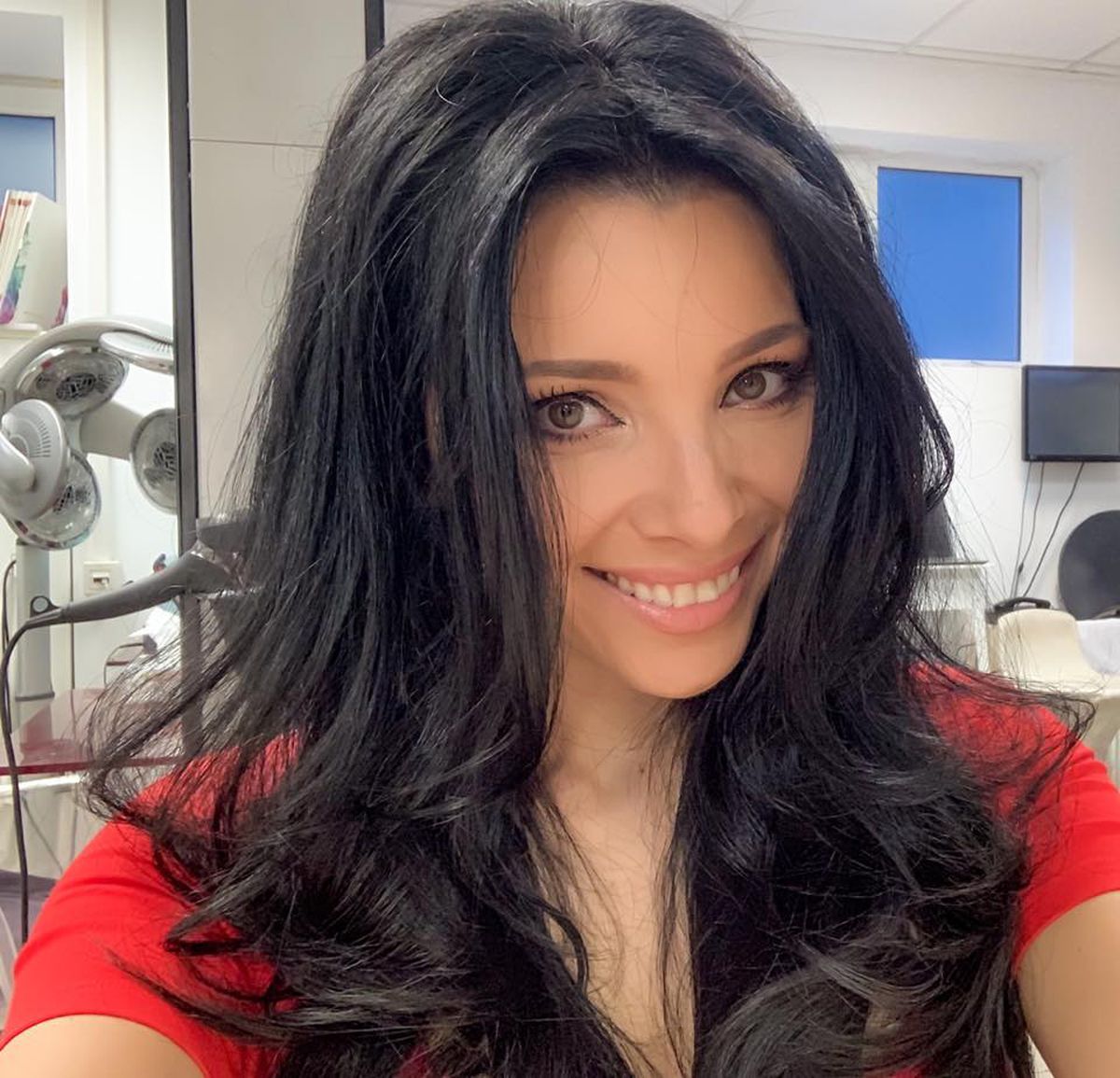 VIDEO+FOTO Corina Caragea, show pe TikTok » Ce răspunde mesajelor primite: „Mărită-te! Fă un copil!”