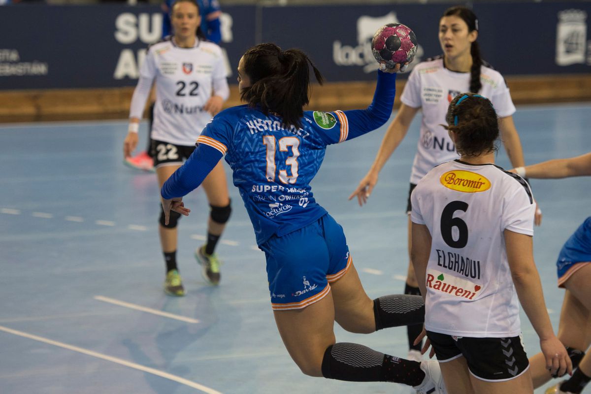 SCM Râmnicu Vâlcea s-a calificat în grupele EHF European League / FOTO: Facebook @scmrmvl