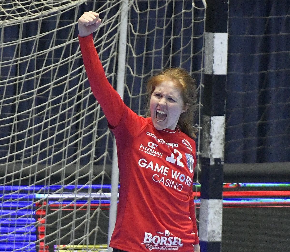 CSM București zdrobește liderul grupei A din Liga Campionilor! Meci perfect făcut de Neagu și compania