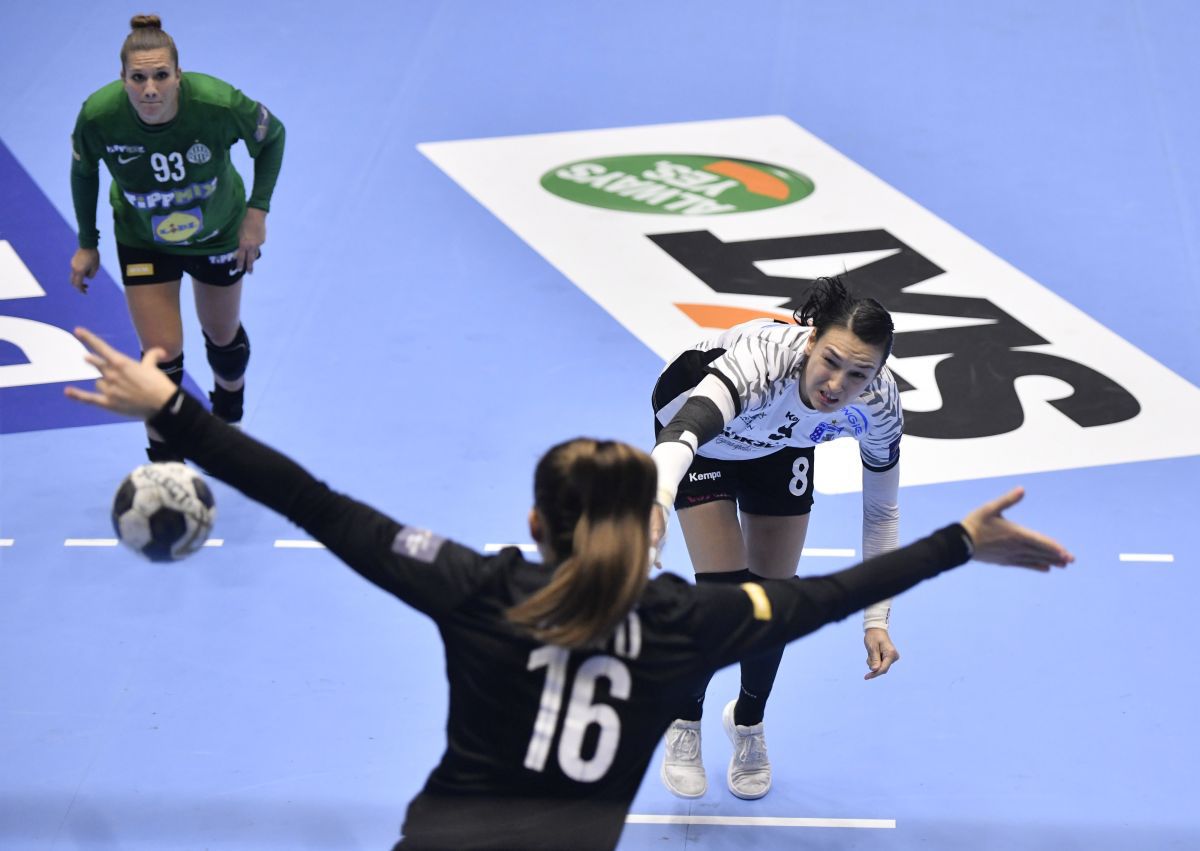 CSM București zdrobește liderul grupei A din Liga Campionilor! Meci perfect făcut de Neagu și compania