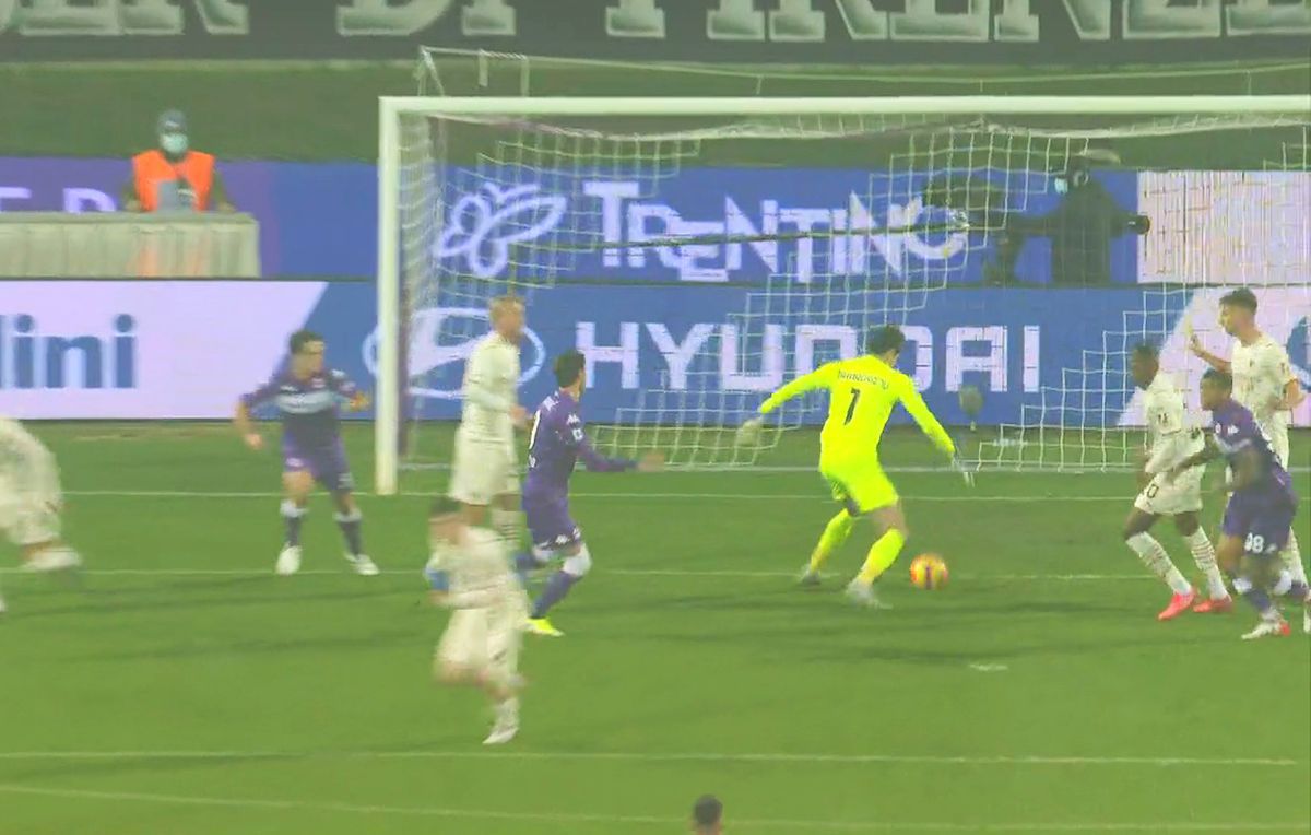 Ciprian Tătărușanu, gafă impardonabilă în Fiorentina - AC Milan! Reacția lui Ibrahimovic a fost taxată de fani