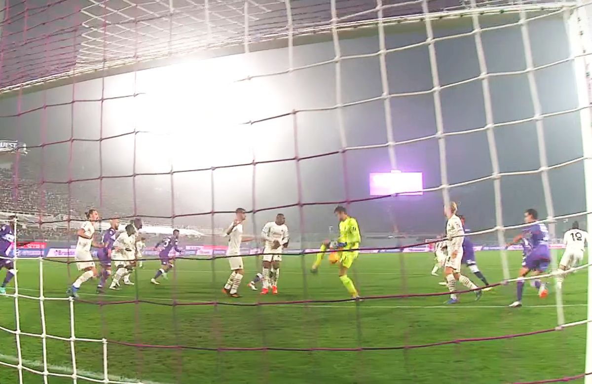 Tătărușanu, cel mai slab în Fiorentina - AC Milan » Ce note a primit după ce a gafat incredibil: „Cum poate să piardă acea minge?”