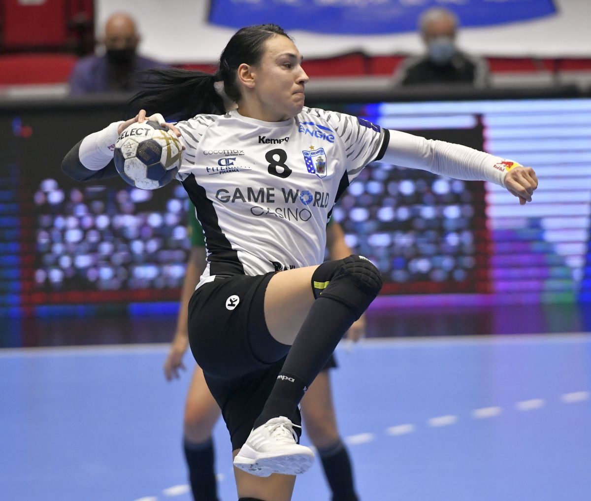 CSM București zdrobește liderul grupei A din Liga Campionilor! Meci perfect făcut de Neagu și compania