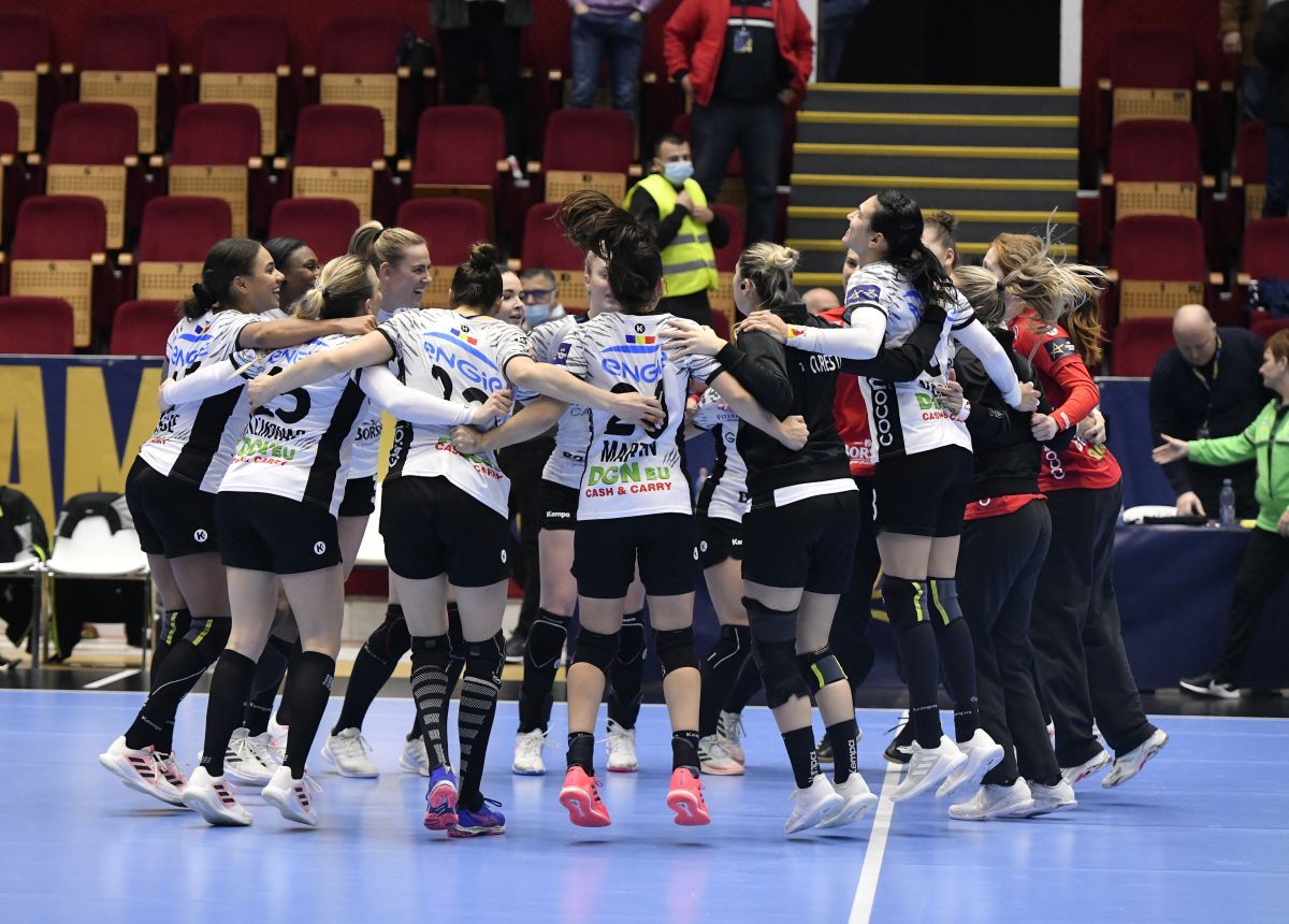 CSM București zdrobește liderul grupei A din Liga Campionilor! Meci perfect făcut de Neagu și compania