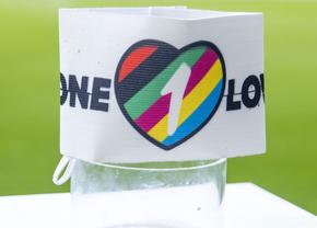 Măsură incredibilă pregătită în Qatar » Ce riscă să pățească fotbaliștii care vor purta banderola LGBTQ