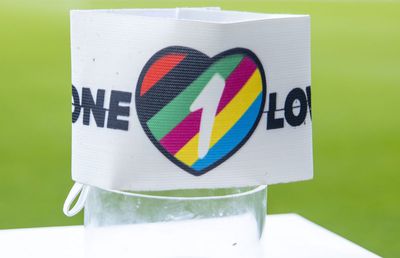 Măsură incredibilă pregătită în Qatar » Ce riscă să pățească fotbaliștii care vor purta banderola LGBTQ