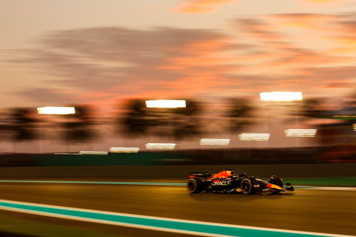 Marele Premiu din Abu Dhabi » Verstappen câștigă ultima cursă a sezonului de Formula 1 » Leclerc triumfă în fața lui Perez după o cursă excelentă
