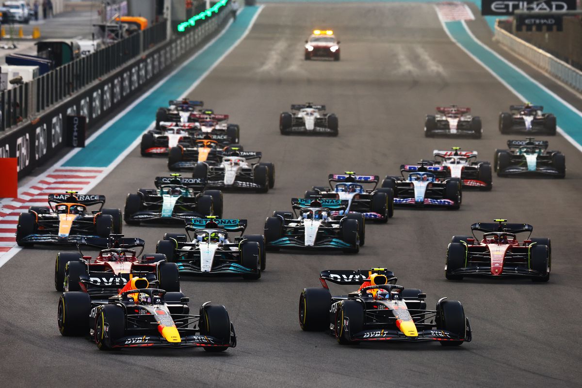 Marele Premiu din Abu Dhabi » Verstappen câștigă ultima cursă a sezonului de Formula 1 » Leclerc triumfă în fața lui Perez după o cursă excelentă