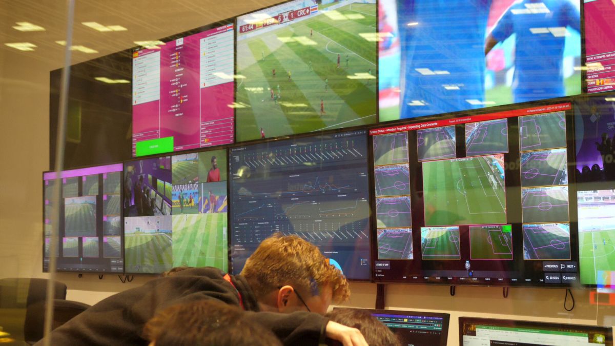 De aici se produce și se cosmetizează Campionatul Mondial » GSP, insider în camera de comandă de la Centrul Media din Doha: „Ai impresia că te afli la NASA”