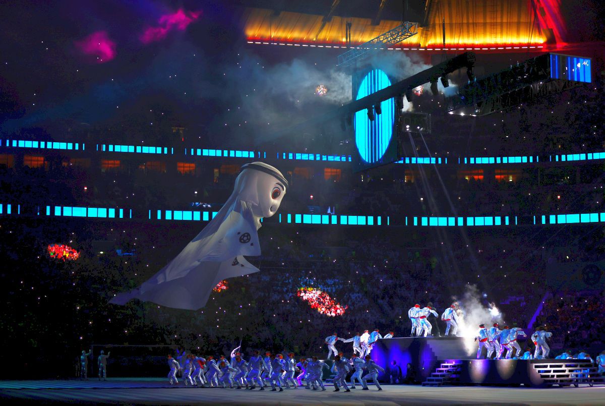 Spectacol grandios la ceremonia de deschidere a Campionatului Mondial din Qatar » Celebrul Morgan Freeman a apărut pe scenă