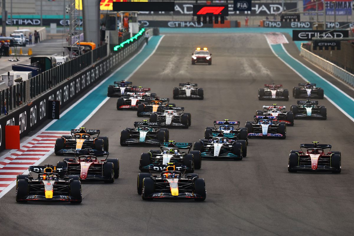 Marele Premiu din Abu Dhabi » Verstappen câștigă ultima cursă a sezonului de Formula 1 » Leclerc triumfă în fața lui Perez după o cursă excelentă