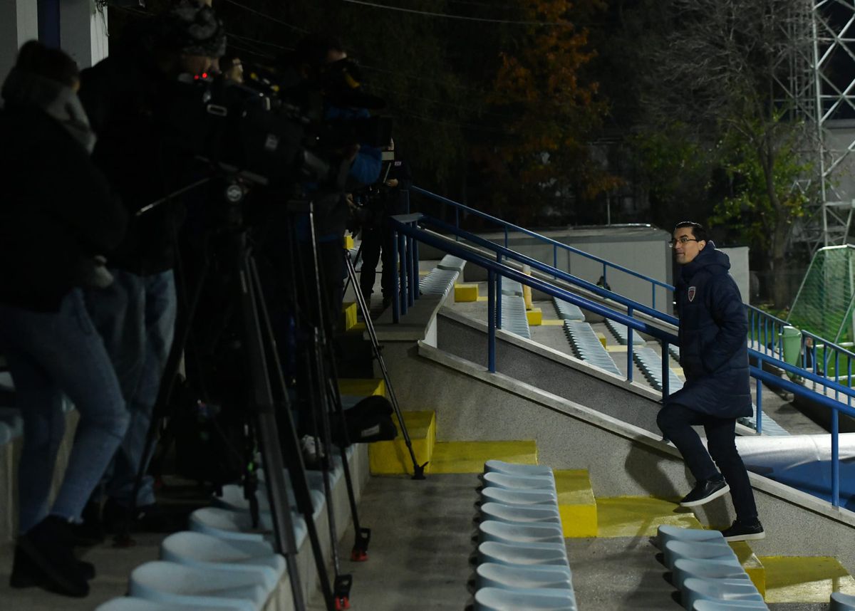 Cineva să-l trezească! Premierul Ciolacu, gafă de proporții în cantonamentul naționalei: „La 5 ani după Revoluție, n-am mai avut fotbal”