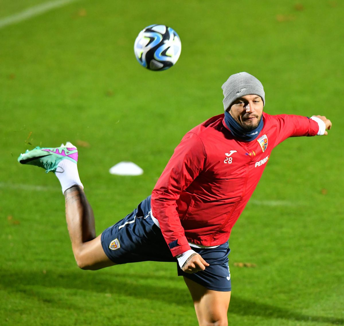 Cineva să-l trezească! Premierul Ciolacu, gafă de proporții în cantonamentul naționalei: „La 5 ani după Revoluție, n-am mai avut fotbal”