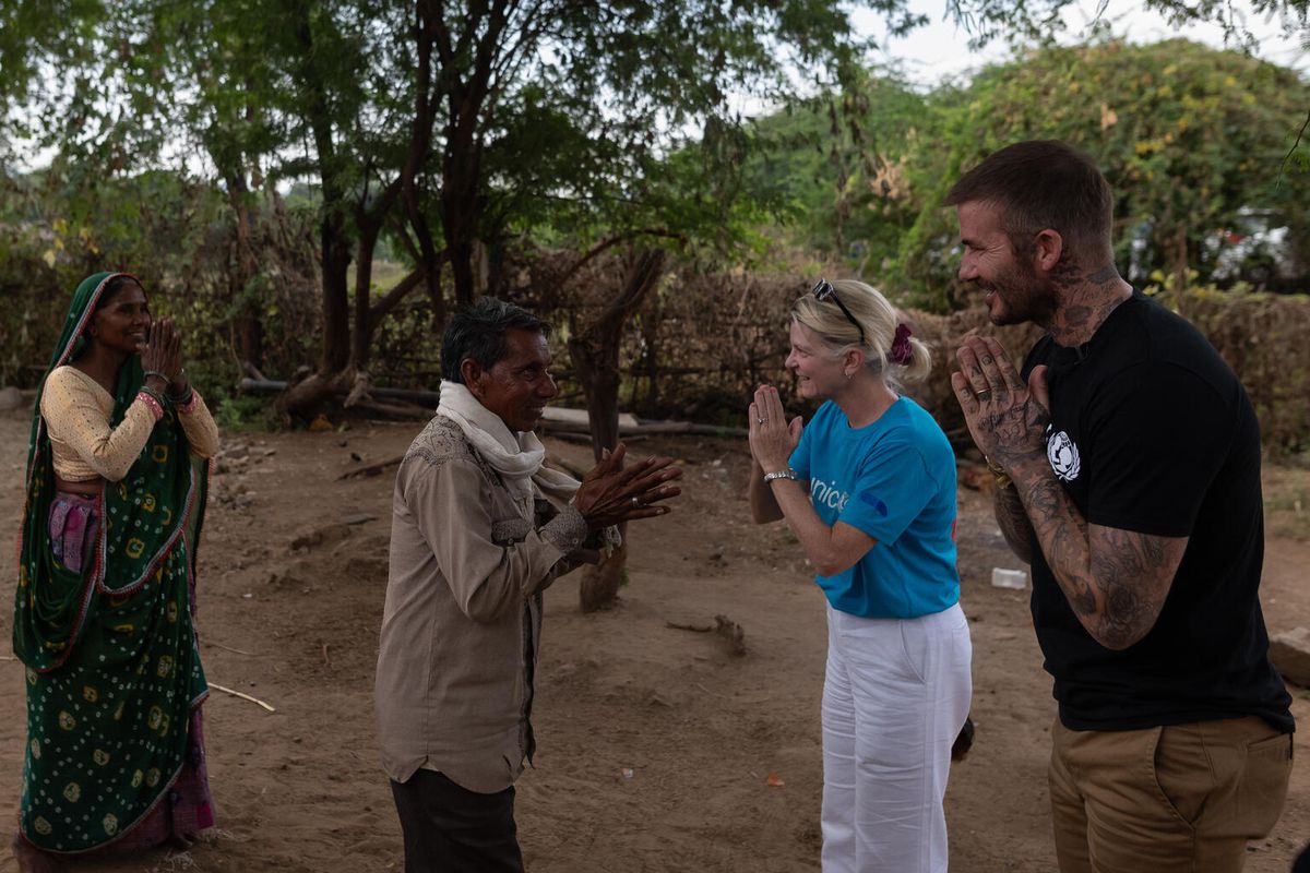 David Beckham, în mijlocul copiilor din India » Acesta promovează egalitatea de gen: „Sportul distruge stereotipurile”