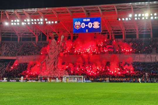CSA Steaua a fost sancționată cu 56.952 lei din cauza torțelor aprinse de suporteri la derby-ul cu Rapid din Cupa României Betano, încheiat 0-0.