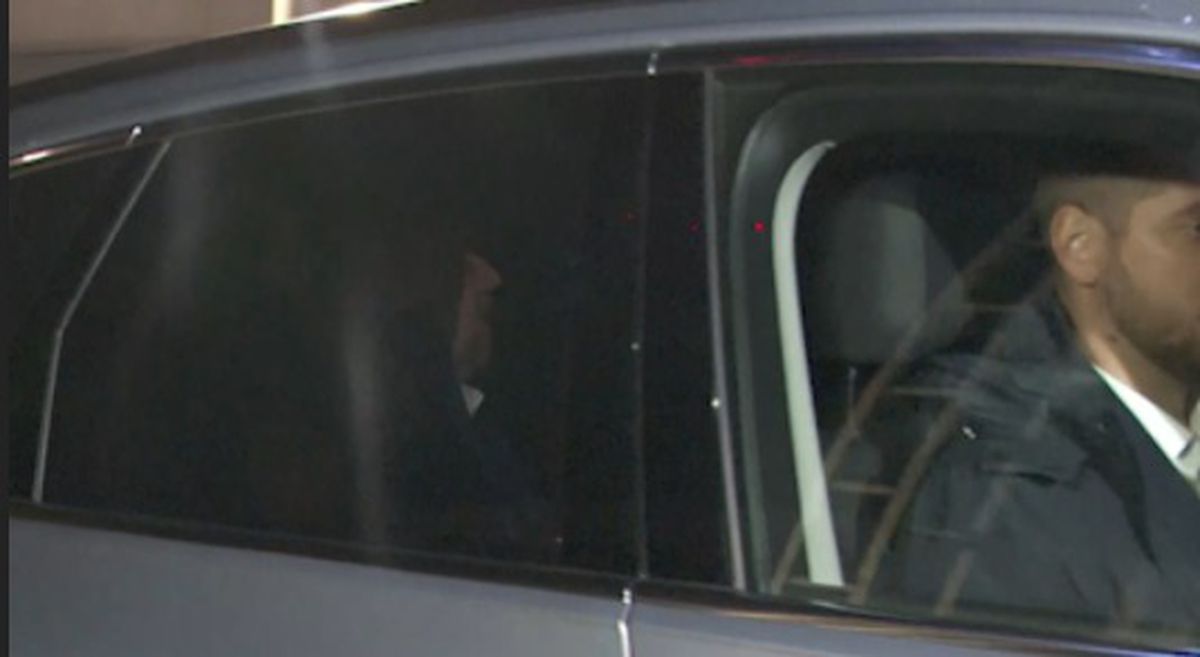 Calificarea la Euro, „confiscată” pentru campania electorală!?  Cine a apărut în cantonamentul României cu geacă „tricoloră”