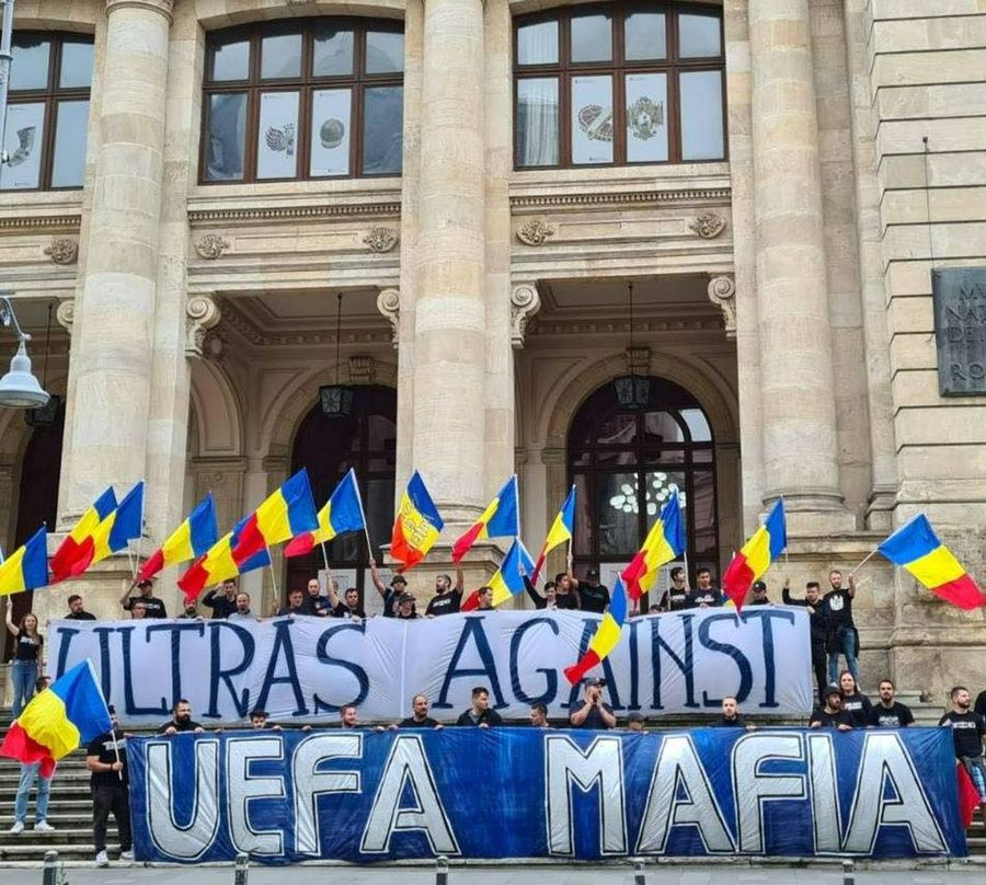 Protest la Muzeul de Istorie, la două ore după decizia UEFA » Cele două cuvinte scandate de ultrașii radicali din „Honor Et Patria”