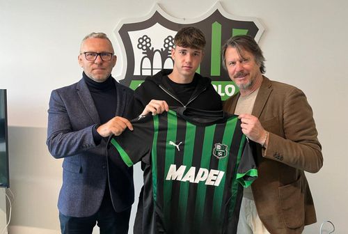 Denis Șandro și-a prelungit contractul cu Sassuolo // foto: Facebook Cătălin Șărmășan