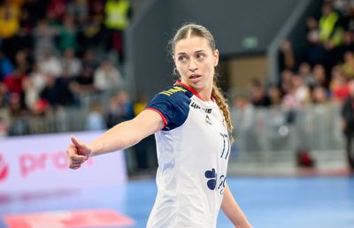 După ce a fost desemnată cea mai bună jucătoare a Portugaliei, a surprins vorbind în limba română: „E bucuria «buneilor» mei”