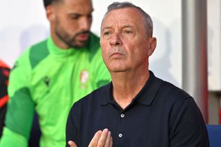 Mircea Rednic a pus tunurile pe un „tricolor”: „Nu e normal. Nu suntem la echipa satelor. Cu Edi nu făcea asta”