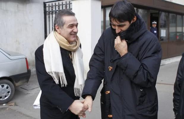 FCSB - CRAIOVA // Pițurcă îl ia în râs pe Becali: „Gigi stă mereu pe bancă, chiar dacă voi nu-l vedeți” + Nici Vintilă n-a scăpat