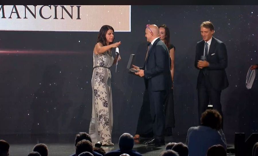 Întâmplare ireală la Gala premiilor Gazzetta dello Sport » Moment à la Anghel Iordănescu, cu Mancini în rolul lui Dan Petrescu!