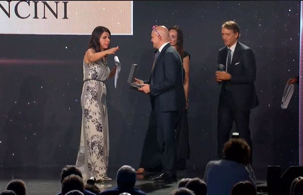 Întâmplare ireală la Gala premiilor Gazzetta dello Sport » Moment à la Anghel Iordănescu, cu Mancini în rolul lui Dan Petrescu!