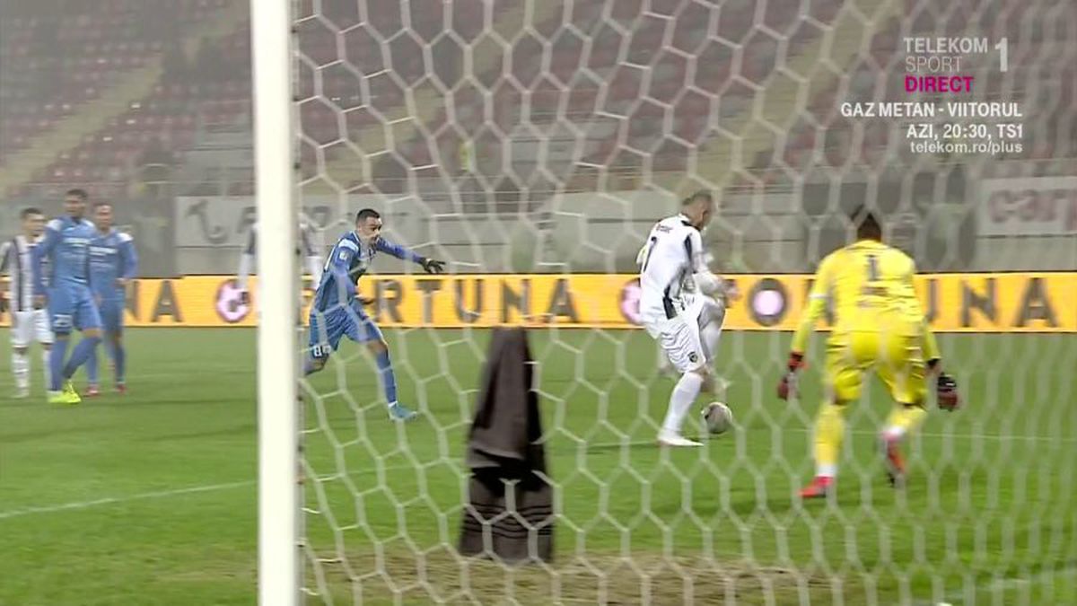 ASTRA - CLINCENI // VIDEO+FOTO Fază senzațională: Alibec a pasat cu câlcâiul, Begue a marcat prin același procedeu