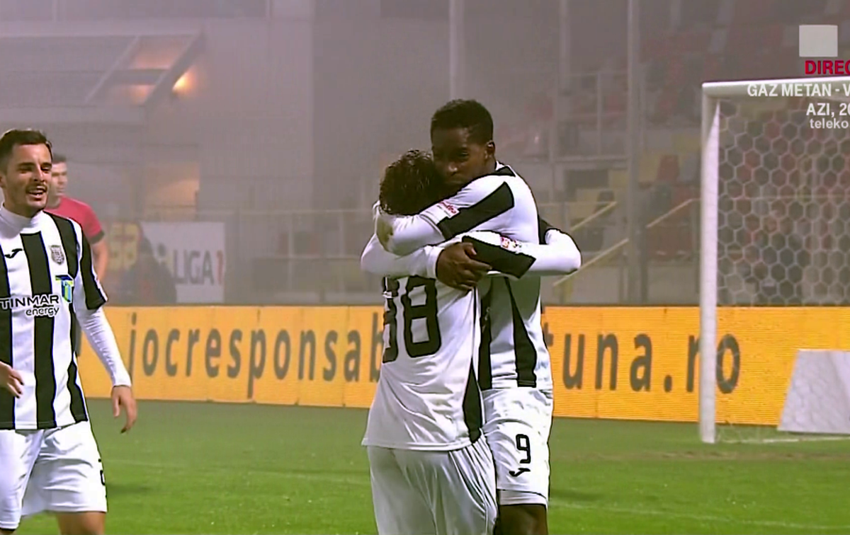 ASTRA - CLINCENI // VIDEO+FOTO Fază senzațională: Alibec a pasat cu câlcâiul, Begue a marcat prin același procedeu