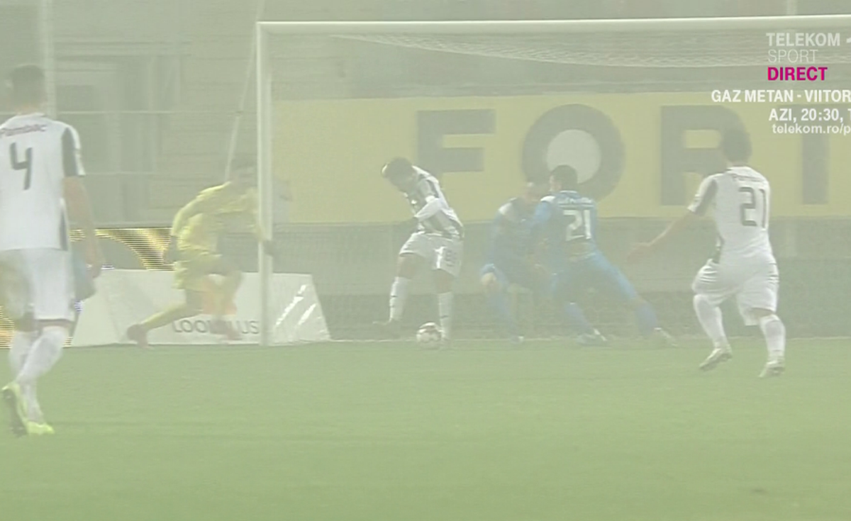 ASTRA - CLINCENI // VIDEO+FOTO Fază senzațională: Alibec a pasat cu câlcâiul, Begue a marcat prin același procedeu